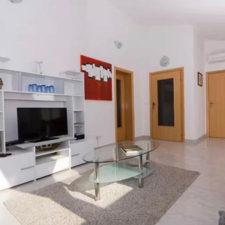 Apartmani Attila โตรกีร์ ภายนอก รูปภาพ