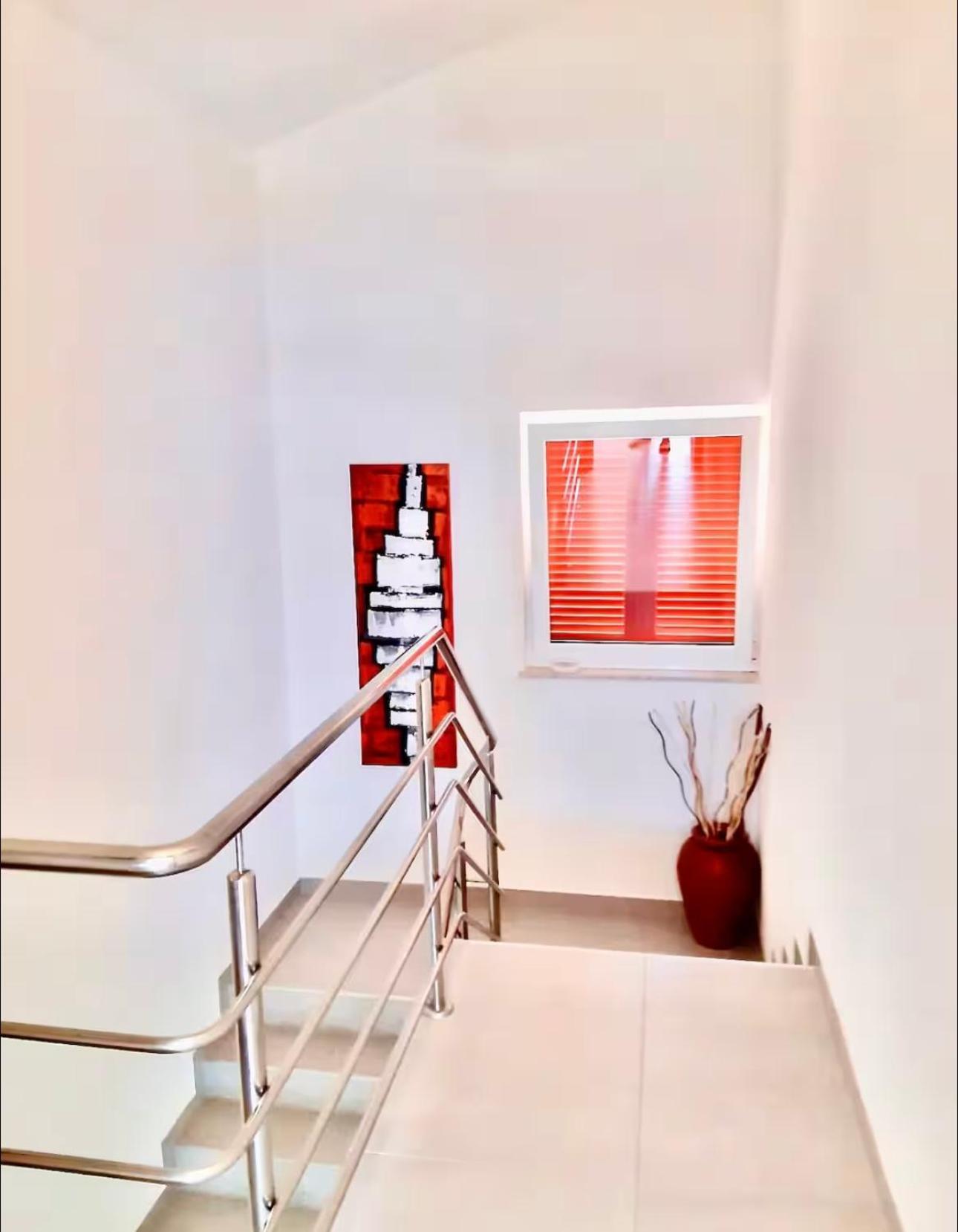 Apartmani Attila โตรกีร์ ภายนอก รูปภาพ
