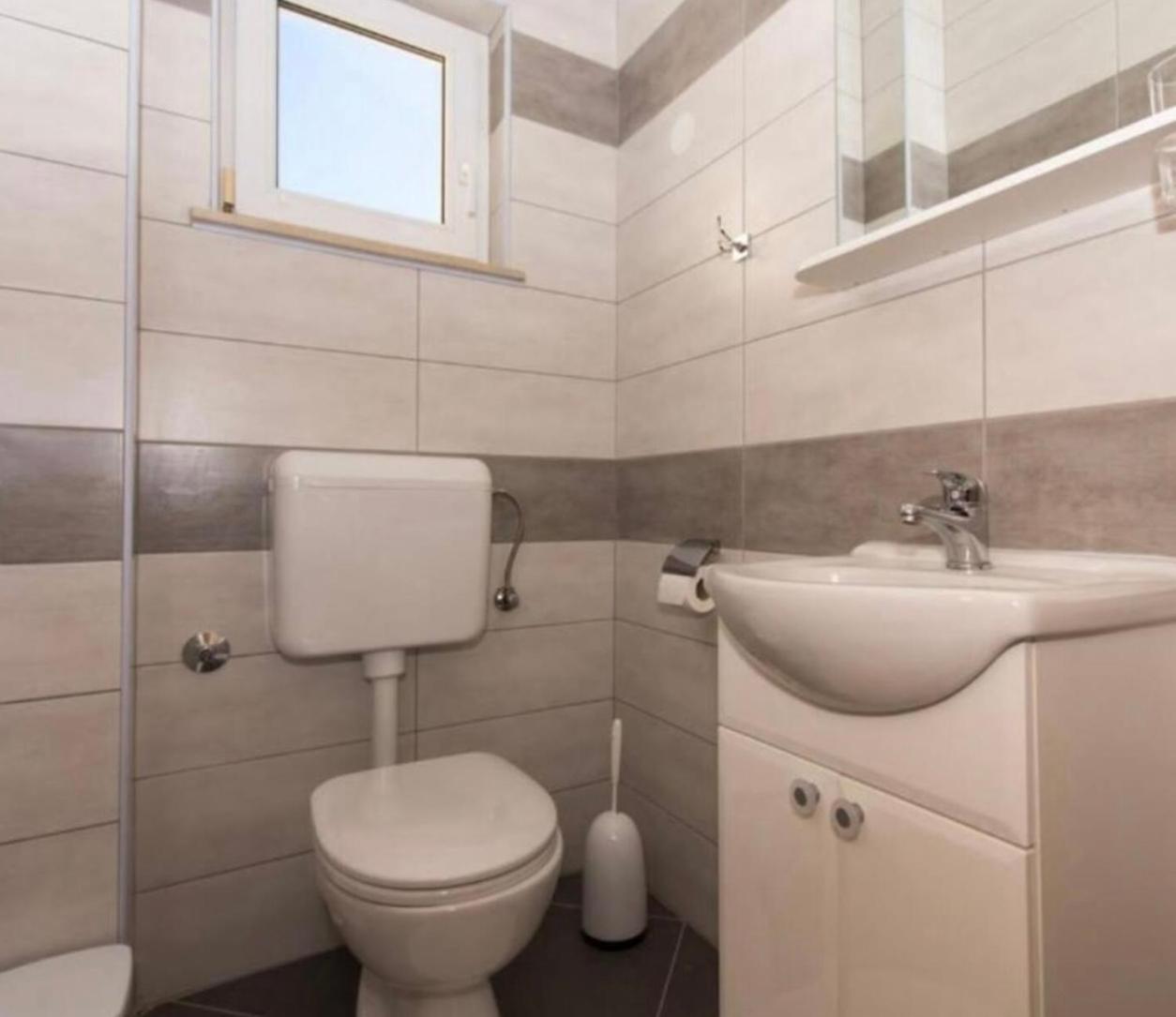 Apartmani Attila โตรกีร์ ภายนอก รูปภาพ