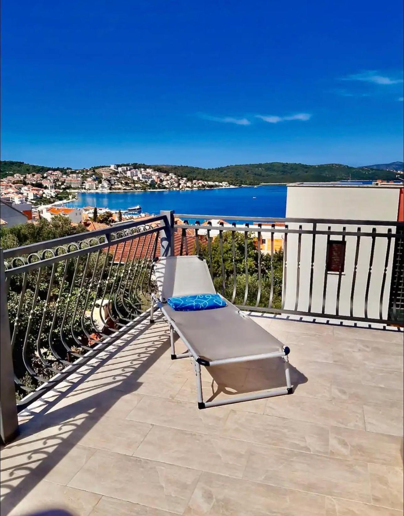 Apartmani Attila โตรกีร์ ภายนอก รูปภาพ