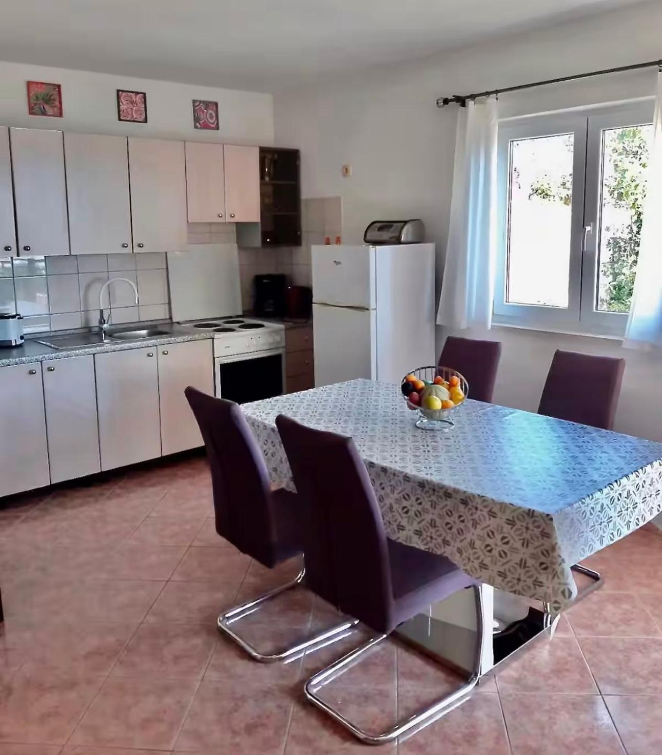 Apartmani Attila โตรกีร์ ภายนอก รูปภาพ