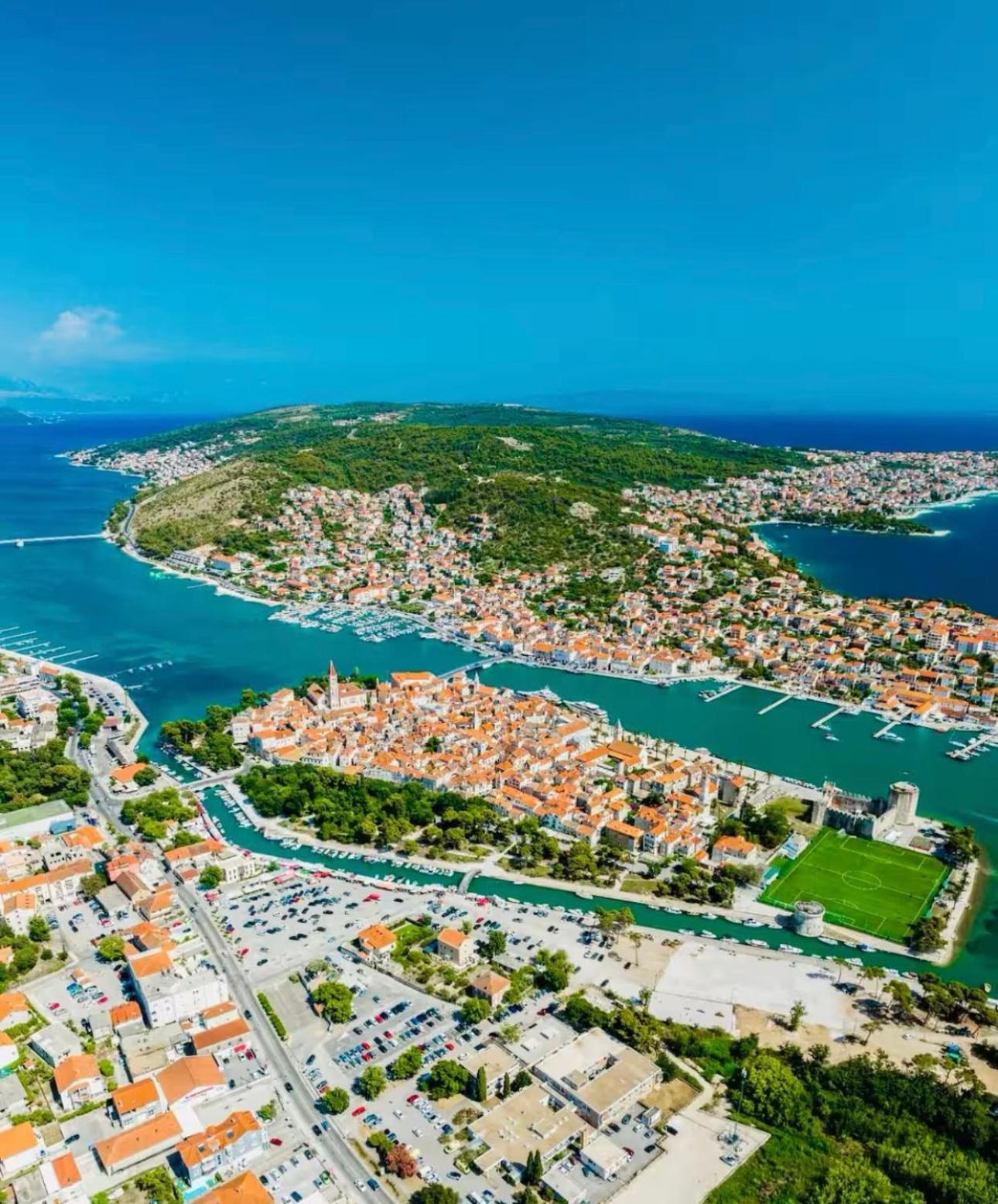 Apartmani Attila โตรกีร์ ภายนอก รูปภาพ